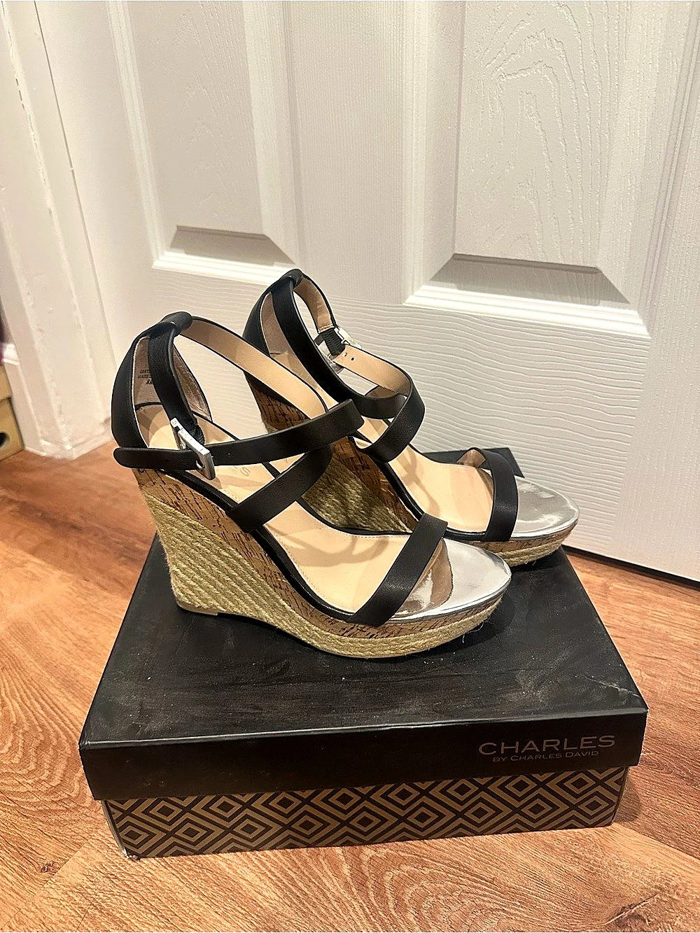 Charles by Charles David Aden Black & Tan Wedge Sandals US 8